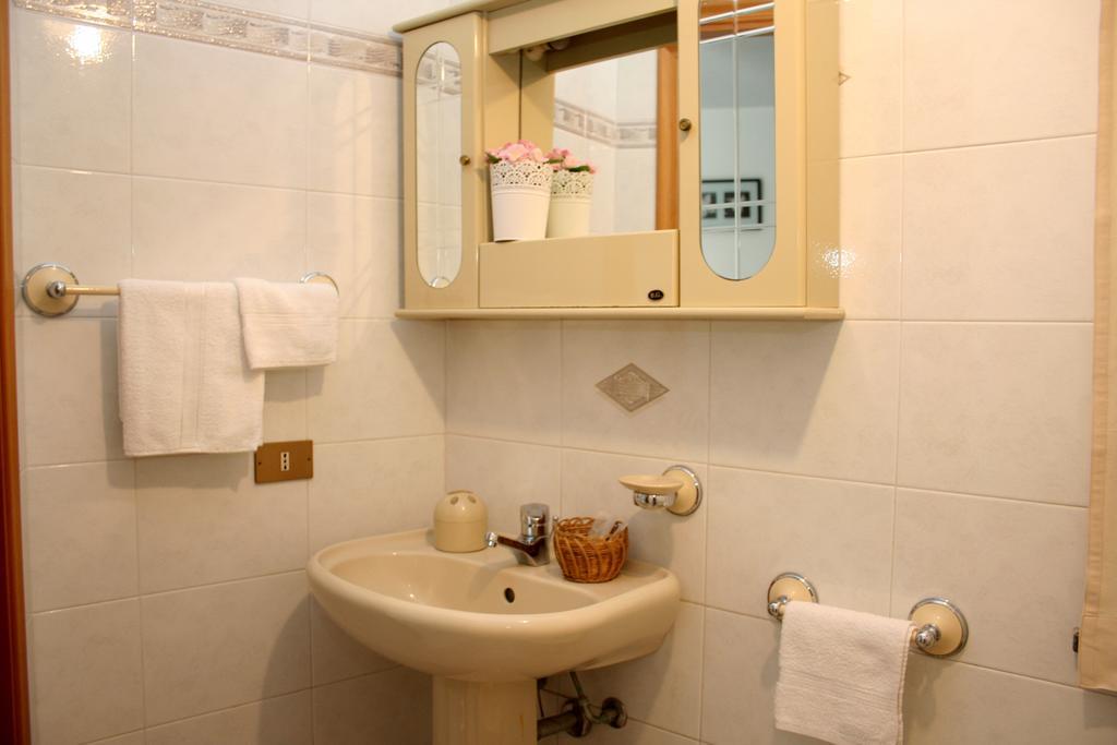 La Pigna Bianca Room&Breakfast Santo Stefano di Camastra Eksteriør billede