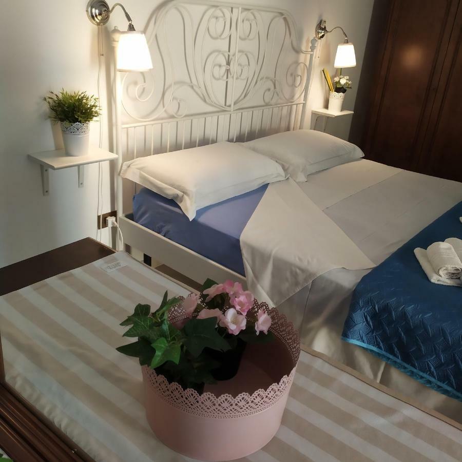 La Pigna Bianca Room&Breakfast Santo Stefano di Camastra Eksteriør billede